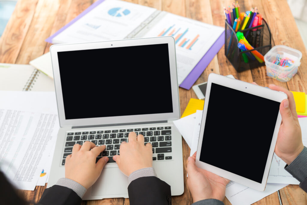 iPad vs laptop students